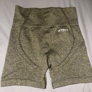 Echt arise shorts size M, khaki green stretchy bike shorts